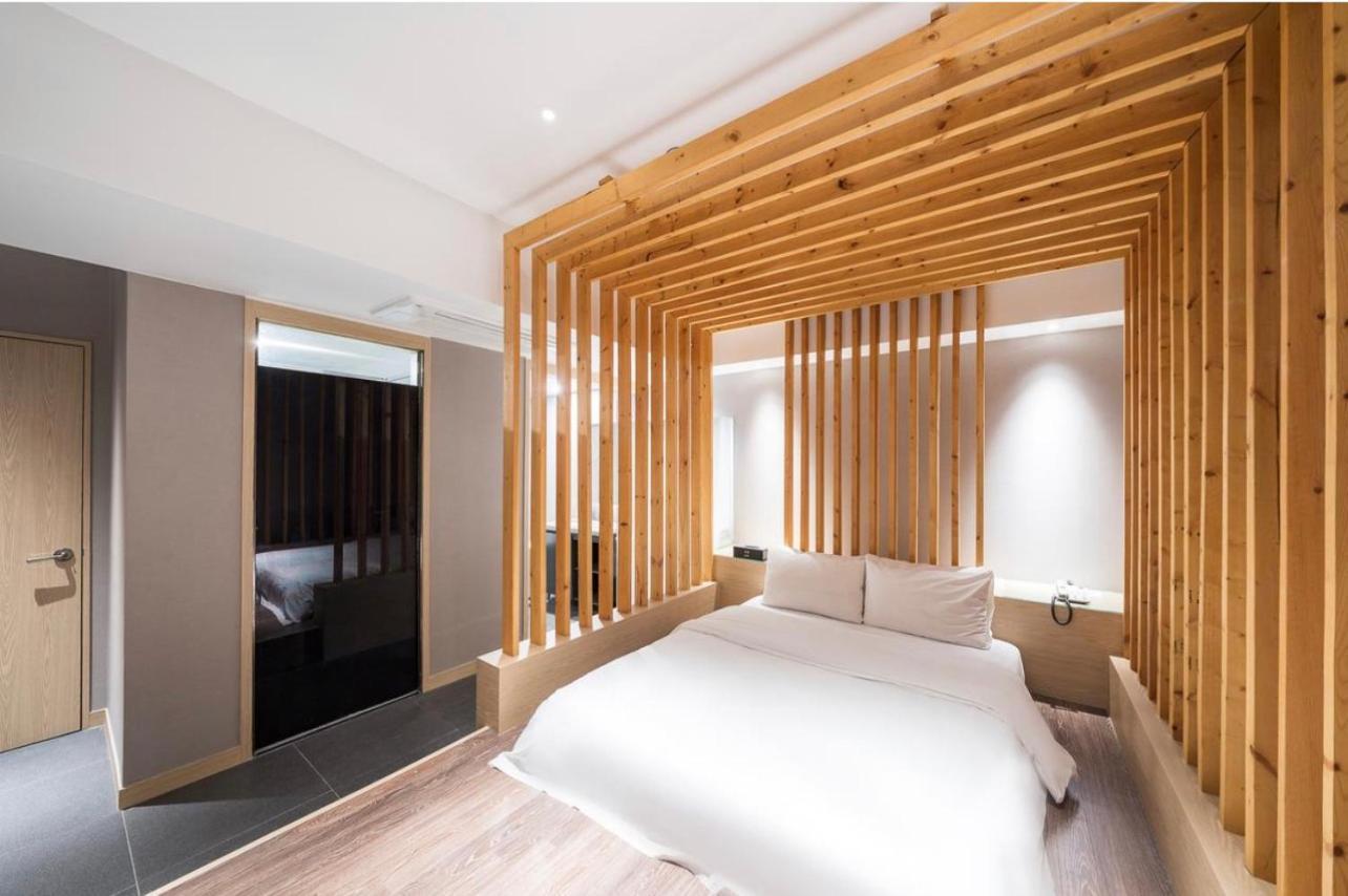 Hotel Myeong Jak Suwon Exterior photo